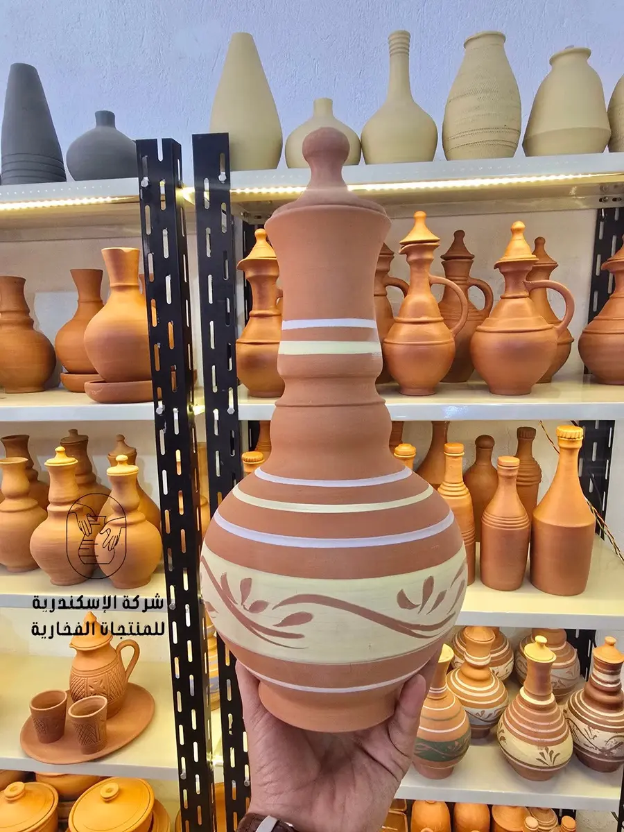 قلة ملونة