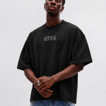 aura black boxy fit Tshirt