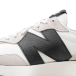 New Balance 327 Moonbeam – Black Gum