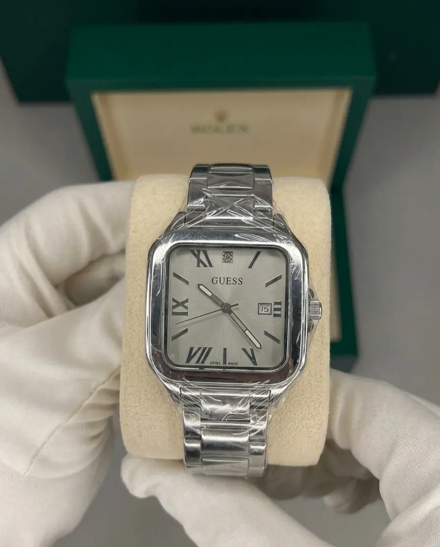 ساعة "Guess"ابيض