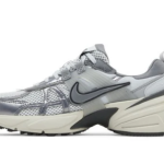Nike V2K Run 'Pure Platinum Wolf Grey'