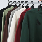 Hoodie مش مجرد هودي… ده راحة طول اليوم. قطن 100% ميلتون كومباكت تقيل وثابت، ضد الوبرة والانكماش. ✔ ضمان سنة ✔ معاينة قبل الاستلام ✔ دفع عند الاستلام أو فيزا