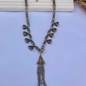 Open media 1 in modal Yomn Jewellery Arabic tassel