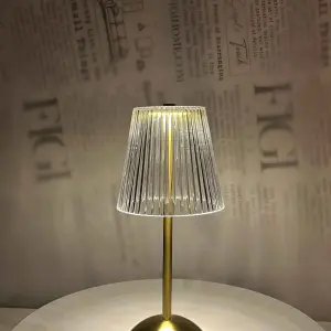 AURA Ribbed Glass