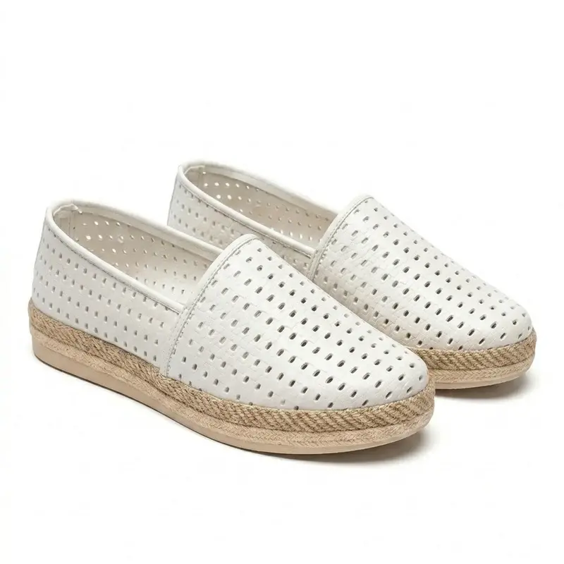 Breathable Leather Ballerinas with Rustic Details. BN-59
