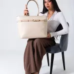 Classic Belt Detail Tote-beige