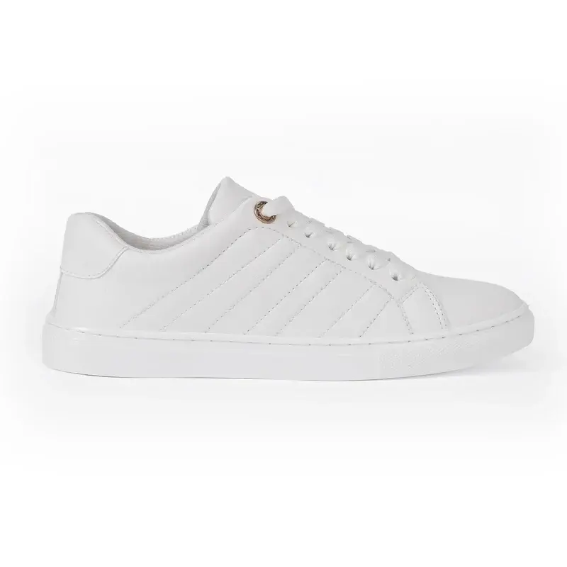 Sneakers Equipped with a shiny lace-up opening-SN-12