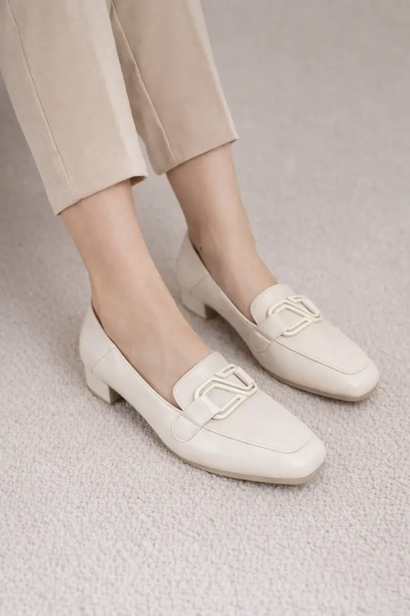 Ballerina With Classic Buckle BN-47