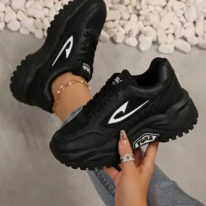 TORA Modern Fashion Sneakers L-20