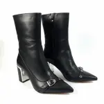 Elegant boot with stylish front buckle detail R-70