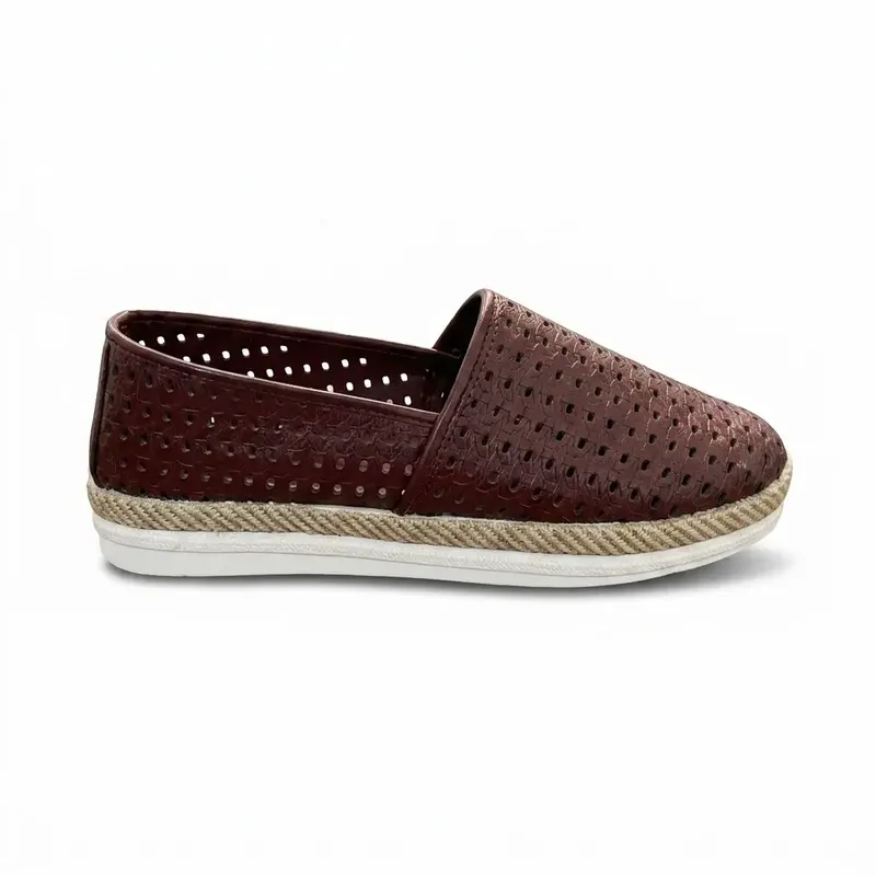 Breathable Leather Ballerinas with Rustic Details. BN-59