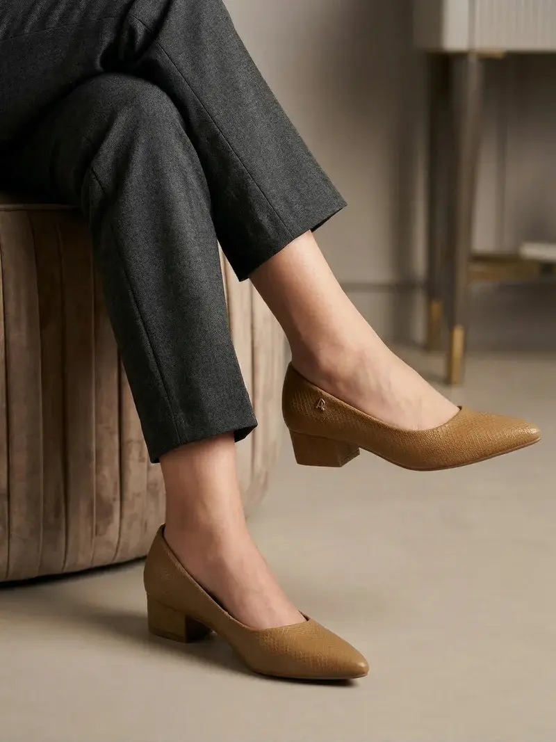 Elegant Snake-Texture Heels BN-52