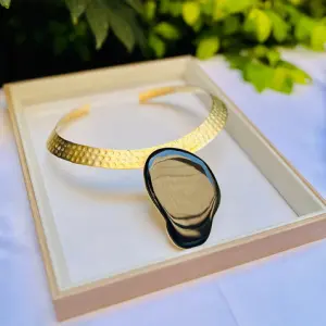 Midnight Fluid Choker