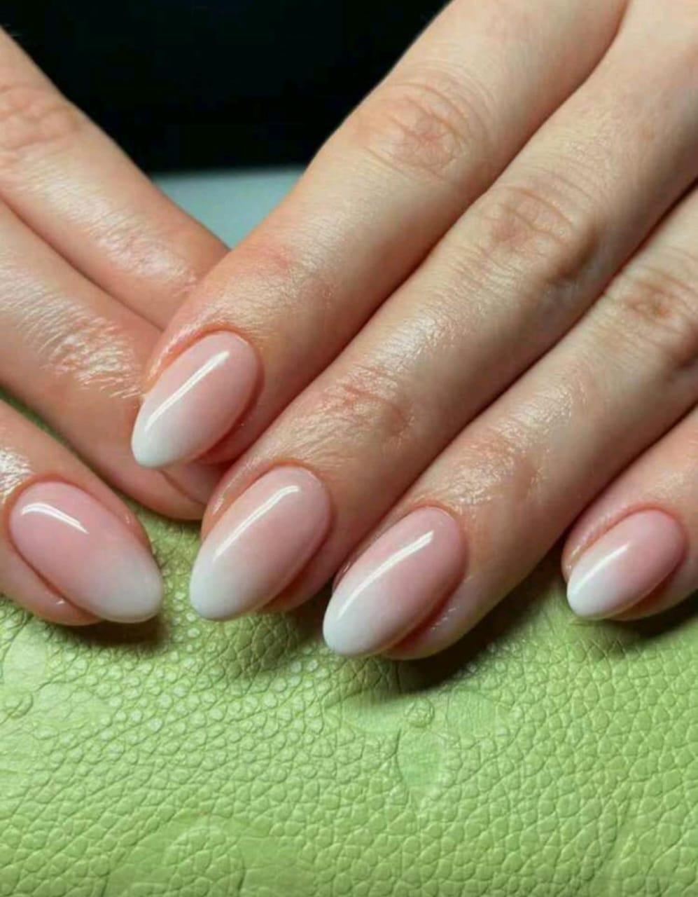 10pcs short oval white ombre nails