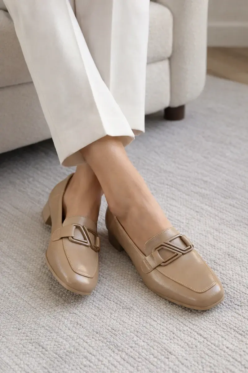 Ballerina With Classic Buckle BN-47