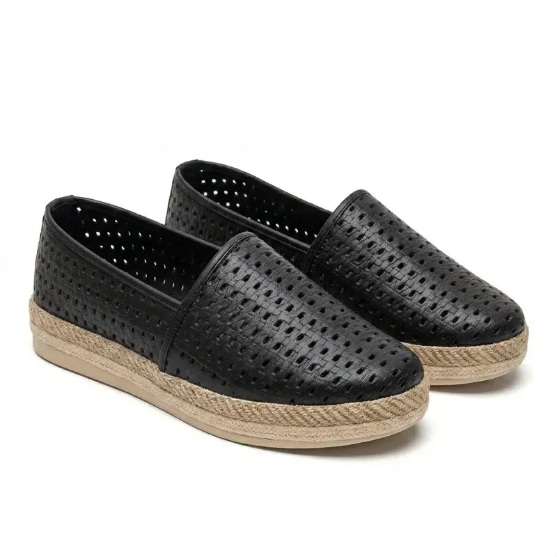 Breathable Leather Ballerinas with Rustic Details. BN-59