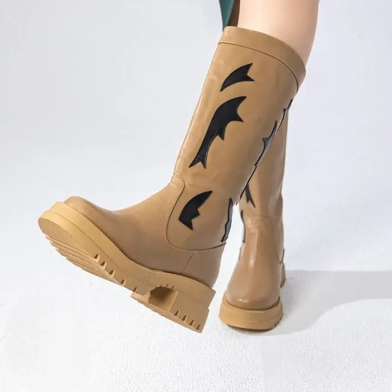 boot with a bold design mid heels B-42