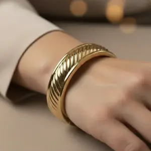 Classic Twisted Bangle Bracelet BR-111