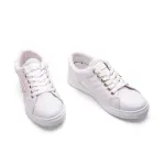 Flat sneakers from the distinctive designs of Guess GS-1