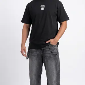BLACK T-SHIRT