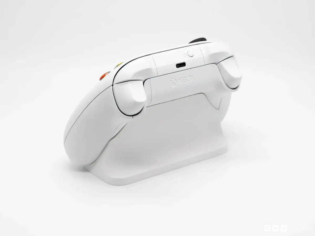 Minimalistic Xbox Controller Stand