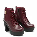 Wide-heeled boot with a stylish design B-26