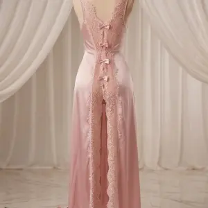 Timeless Lace Grace
