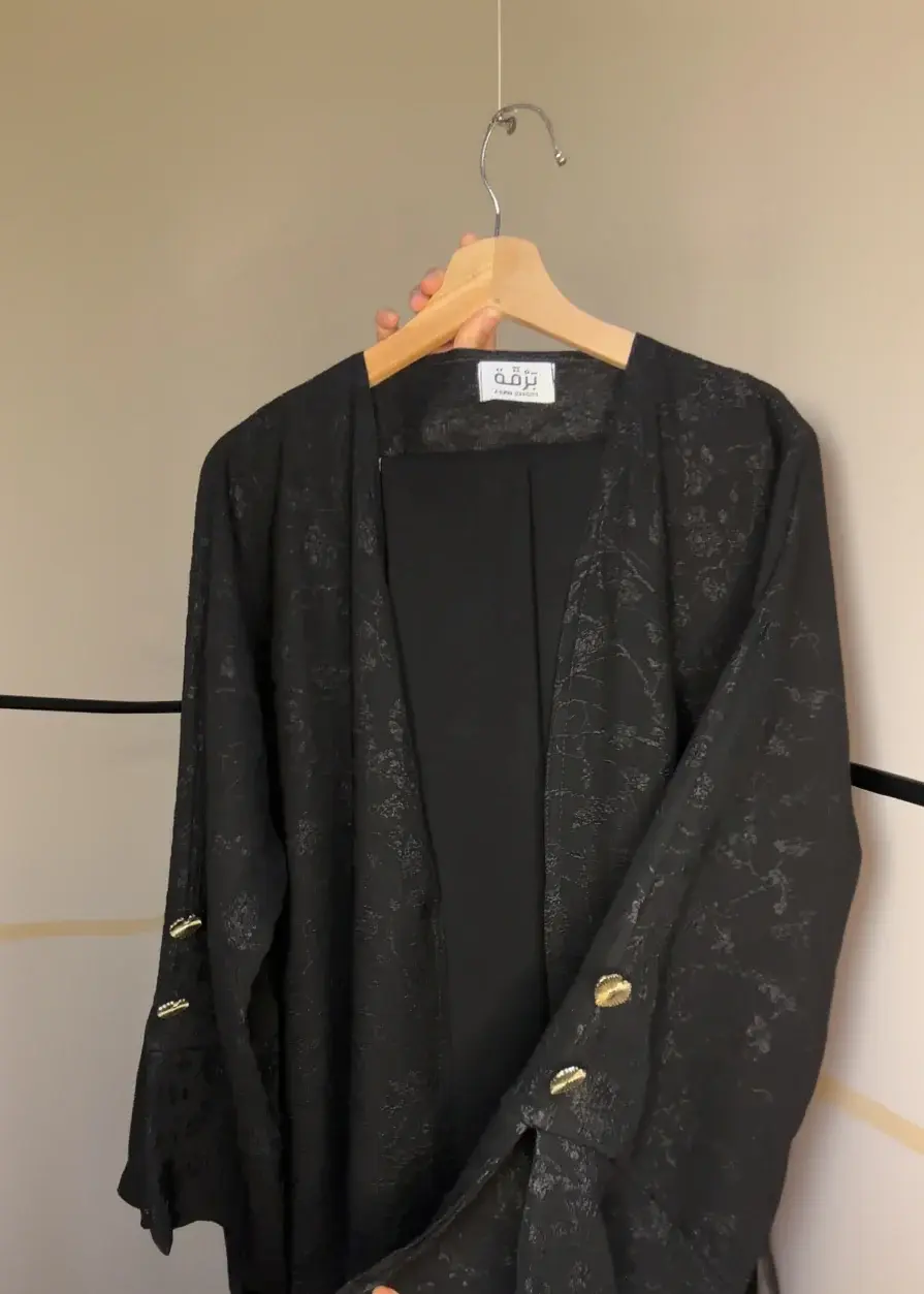 Button Sleeve Abaya