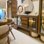 circle dining room