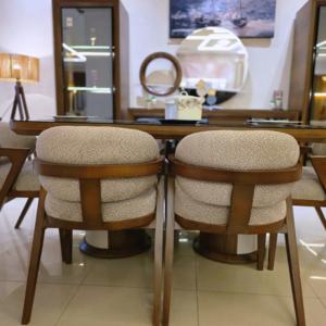circle dining room