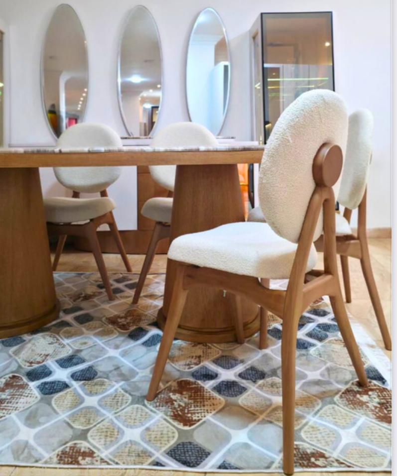 oval dining room