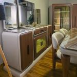 square dining room