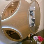 rouds dining room