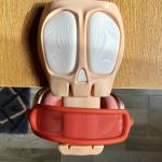 The skull holder
