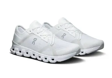 On Running Cloud X 4 AD White Wolf