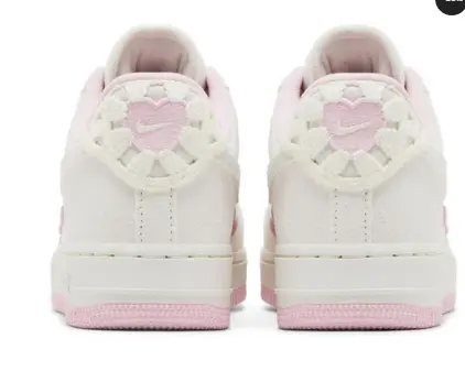 Nike Air Force 1 Low - Valentine's Day 2025