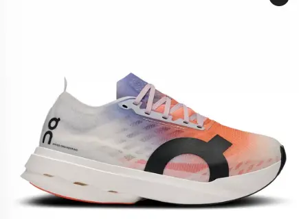 On Running Cloudboom Strike White/Flame