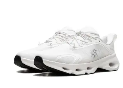 On Running Cloudsolo LOEWE 'white'