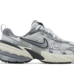 Nike V2K Run 'Pure Platinum Wolf Grey'