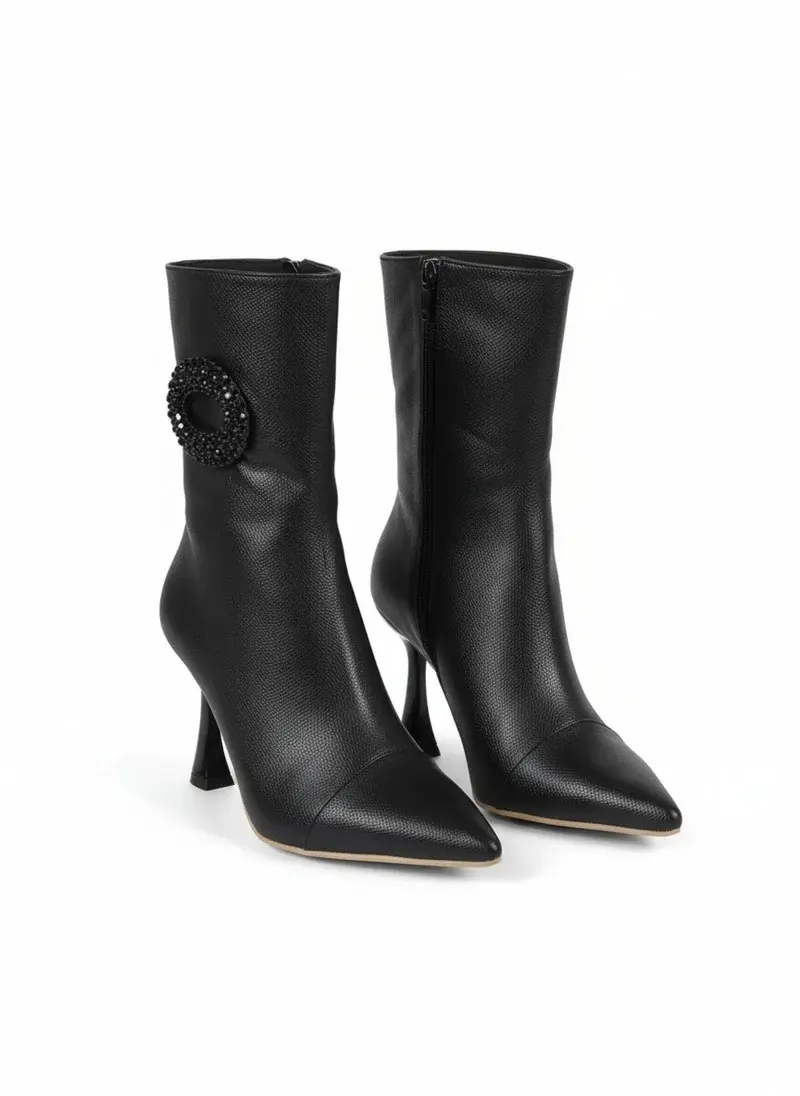 Elegance Boot with Crystal Ring R-405