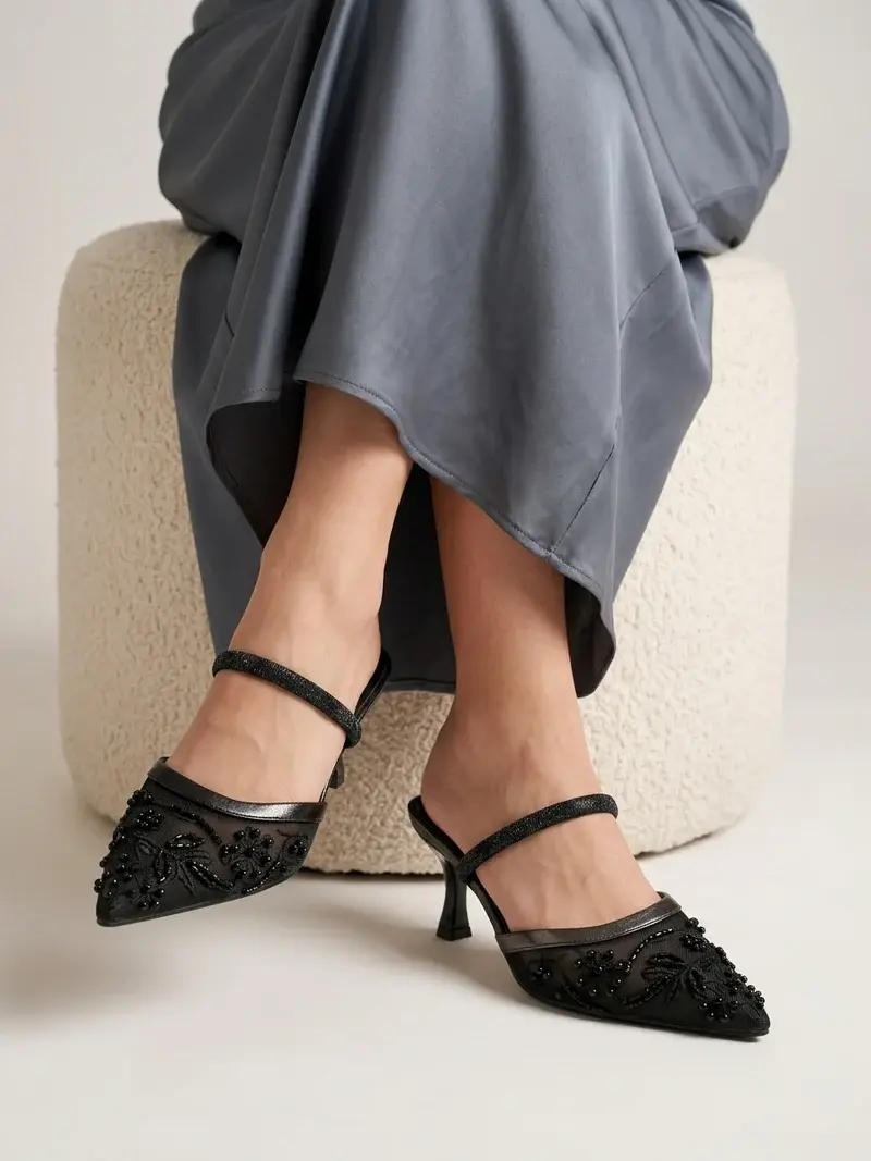 Elegant embroidery and bead details C-92
