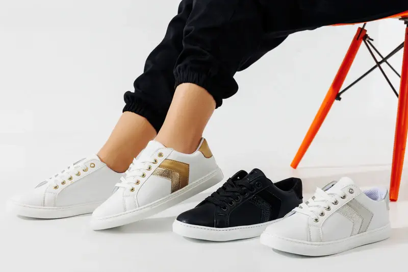 Sneakers With Glossy side stripe-SN-8