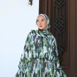 GREEN STROKES PRINT DRESSY SATIN ISDAL