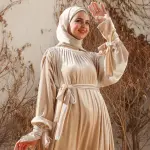 BEIGE VELVET ABAYA ISDAL