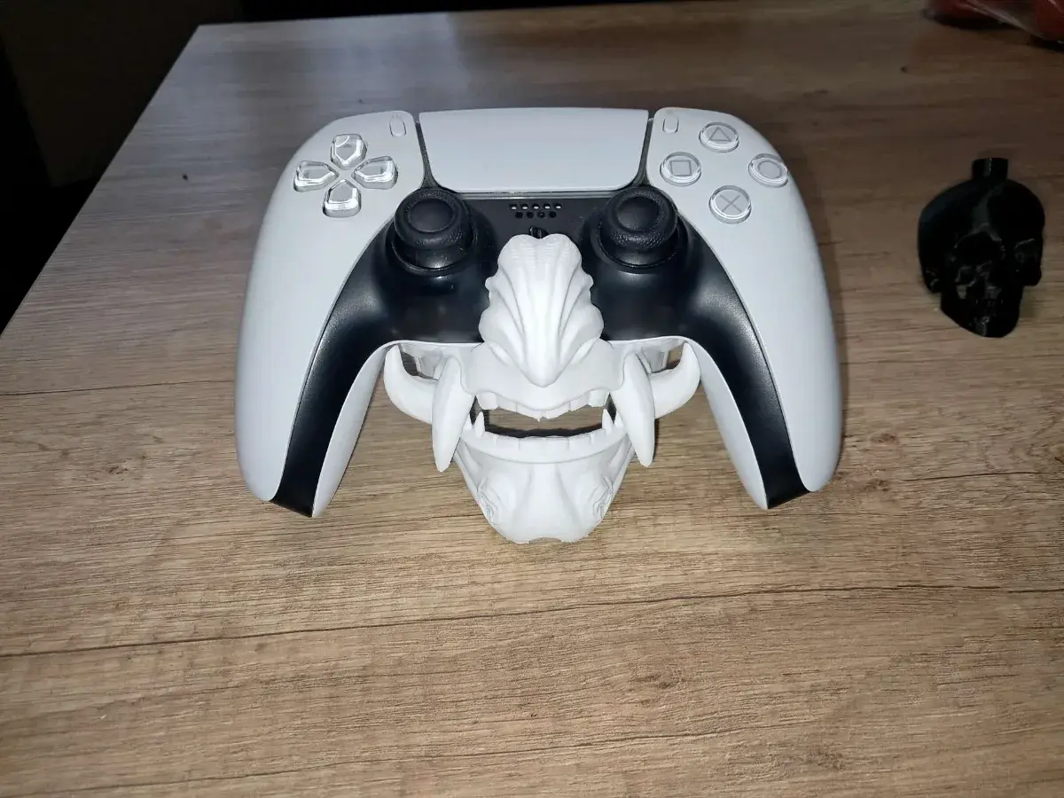 Oni Mask - PS5 Controller Holder