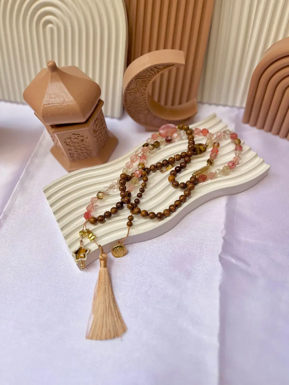 Serene Threads (خيوط السكينة)