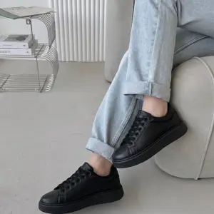 Minimalist Casual Sneakers SN-29