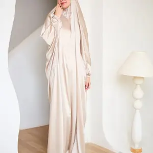 CANNOLI CREAM SATIN MALHAFA ISDAL