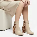 Boot featuring a trendy cow R-506