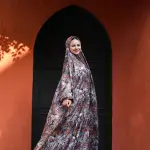 COLORPOP PAISLEY PRINT SATIN MALHAFA ISDAL